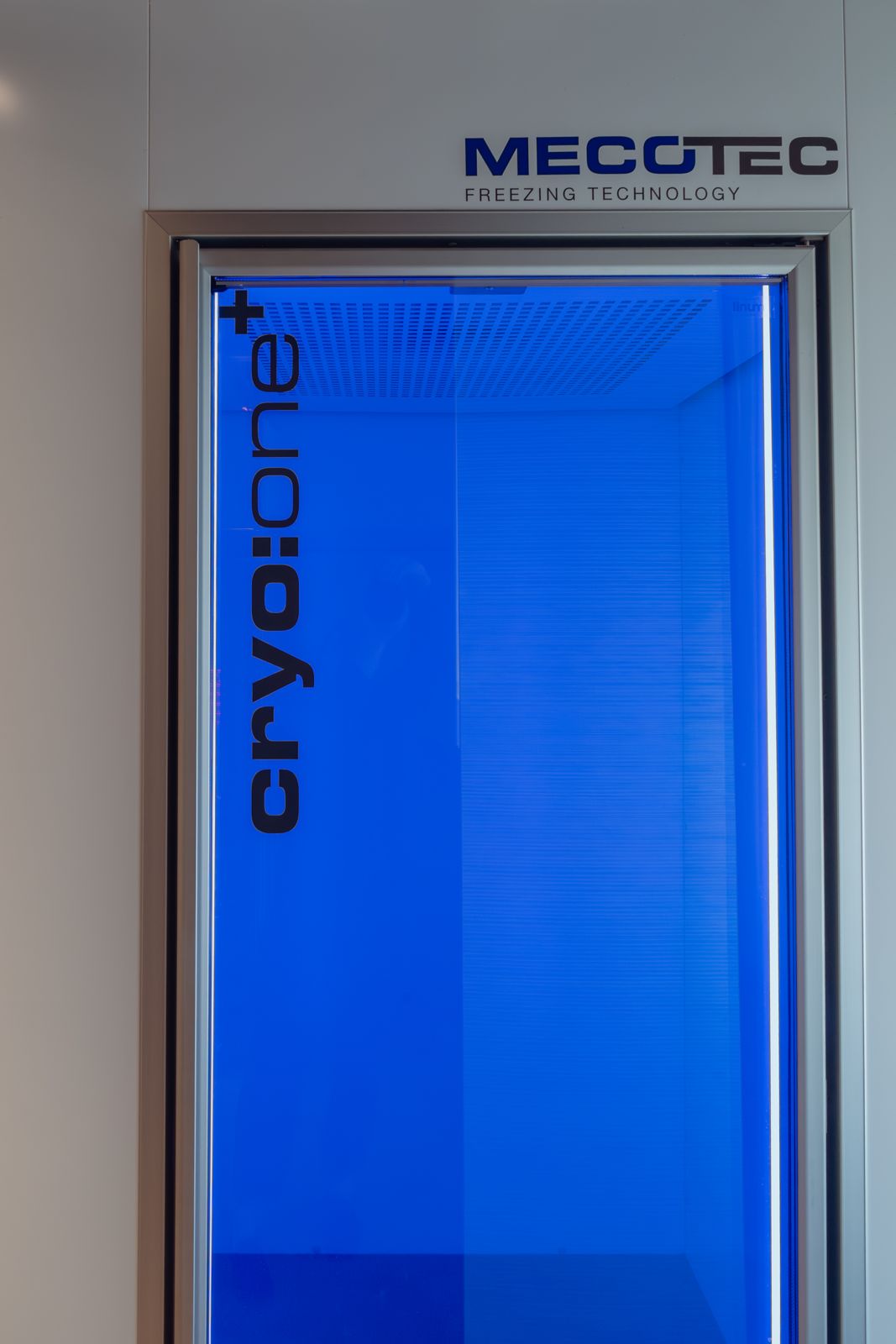 CRYOTHERAPY CHAMBER